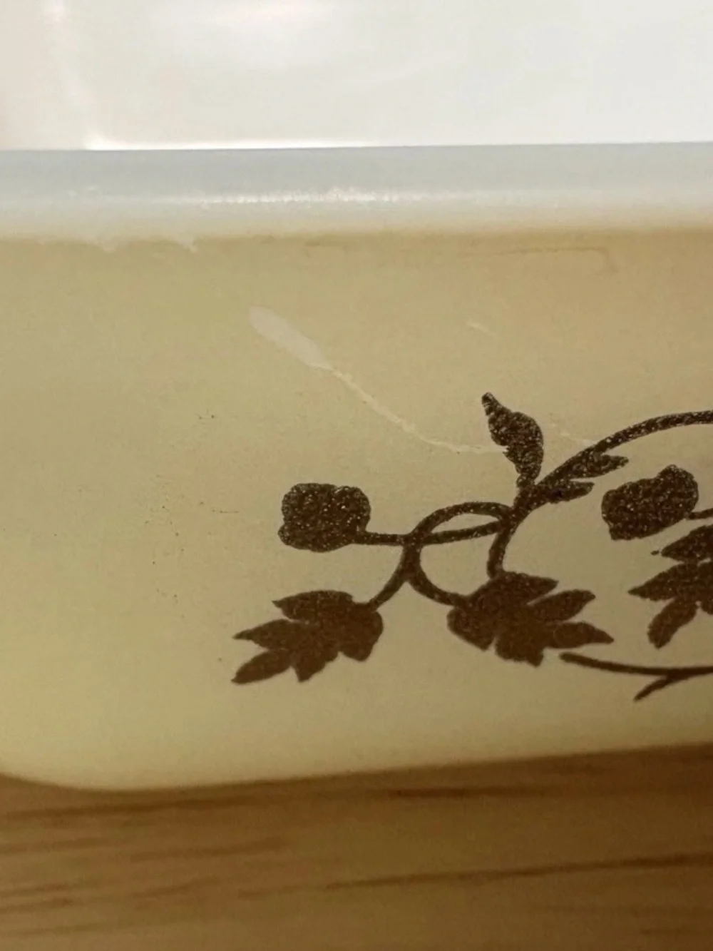 Vintage 1960’s Pyrex Gold Acron Casserole Dish 550C 24